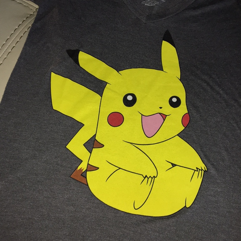 Pokémon shirt pikachu